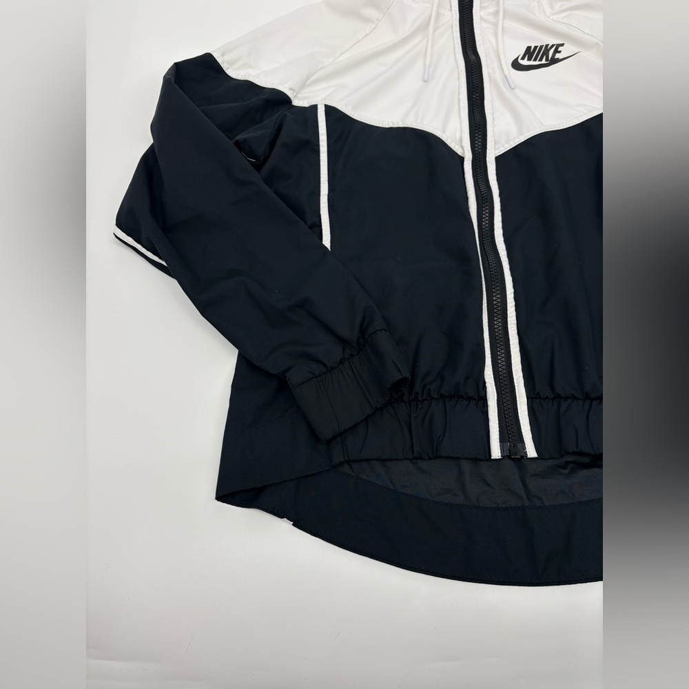 Nike Sportswear Windrunner Windbreaker Women's Jacket White-Black - Picture 3 of 7